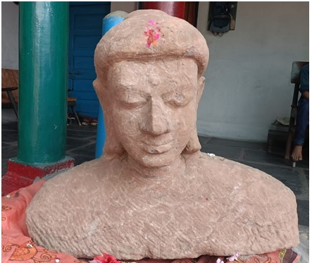  छत्तीसगढ़ के इस गांव में मिली पांडुवंशी काल की बुद्ध प्रतिमा, शिवलिंग और खंडित सीलबट्टे भी मिले