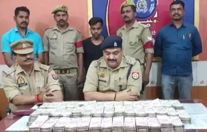  CRIME NEWS : रुपयों से भरे बैग के साथ स्टेशन में पकड़ाया युवक, डेढ़ करोड़ रुपये जब्त