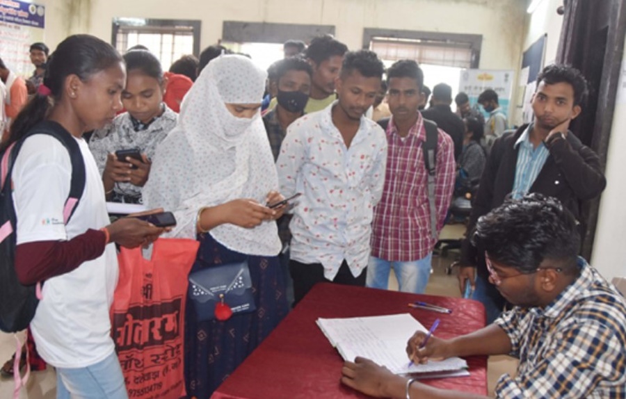 छत्तीसगढ़ में रोजगार की बहार... काम सीख रोजगार पा रहे युवा बेरोजगार... दंतेवाड़ा में 430 का हुआ चयन