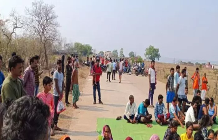  Chhattisgarh Road Accident: नहाने के लिए तालाब जा रही बच्चियों को डंपर ने मारी टक्कर, दो की मौत, ग्रामीणों ने किया प्रदर्शन