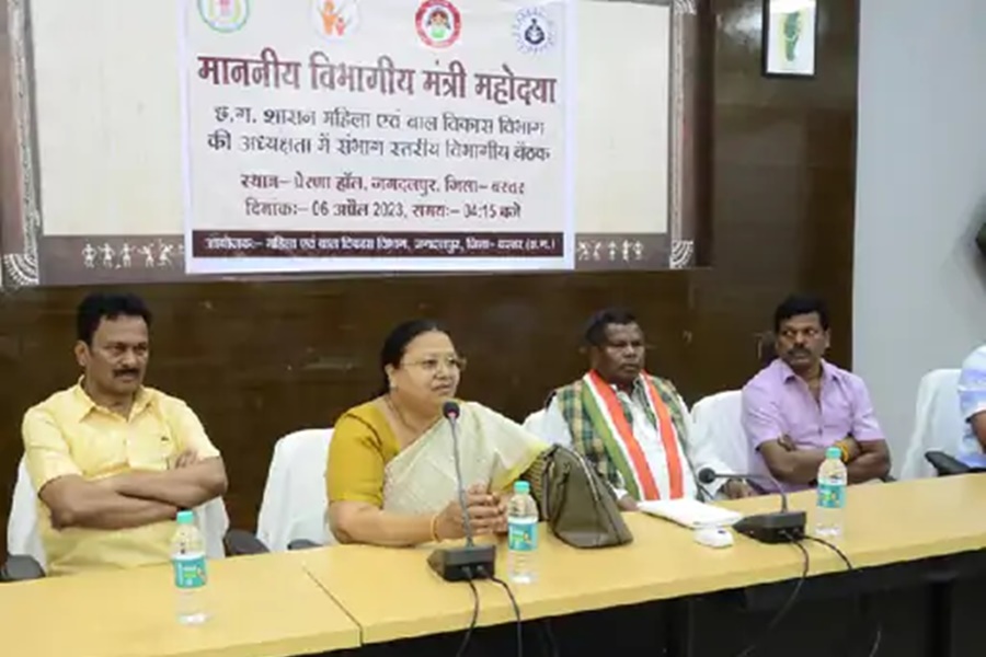 मंत्री कवासी लखमा का फिर छलका शराब प्रेम... पत्रकारवार्ता में बताया पीने का स्टाइल... तो बस्तर की संस्कृति का बताया हिस्सा