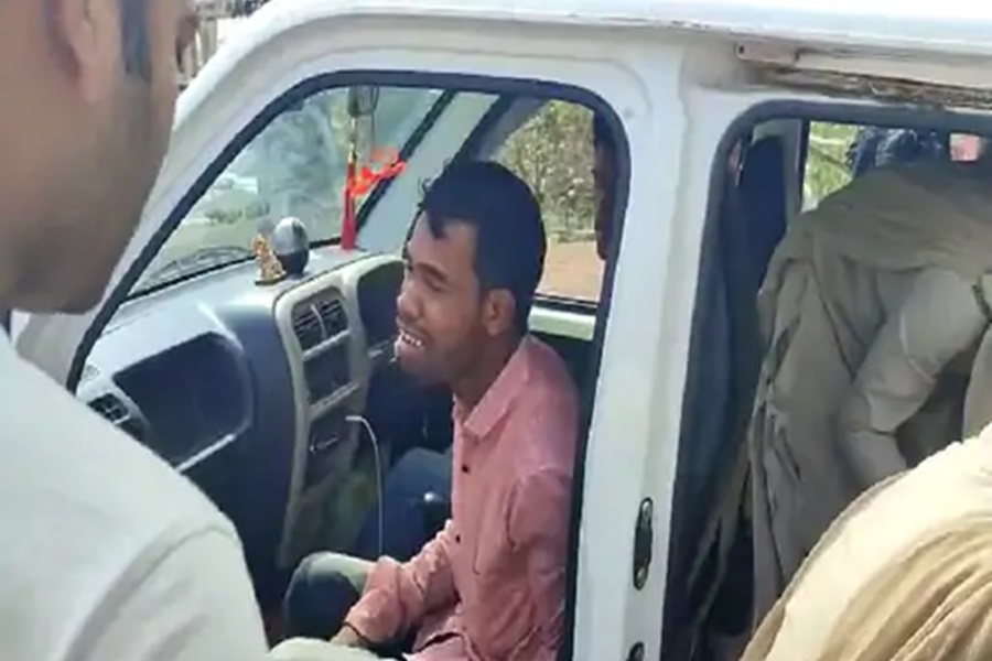 CG NEWS : पेशाब करने के लिए कार से उतरा युवक... तेज रफ्तार ट्रक ने उड़ाया... मौके पर मौत, देखते रह गए परिजन