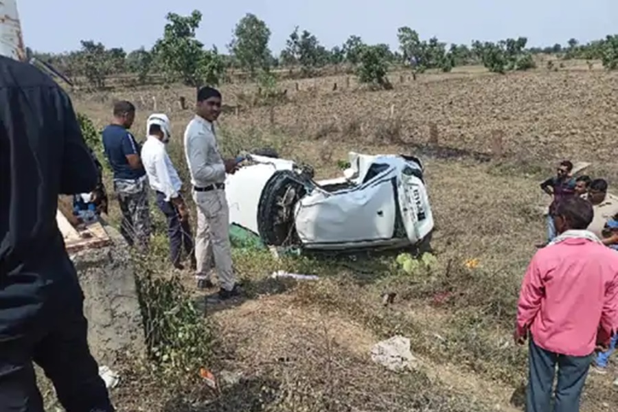 बिलासपुर—रायपुर नेशनल हाईवे पर बड़ा हादसा... आबकारी अधिकारी की मौत... पत्नी बुरी तरह घायल