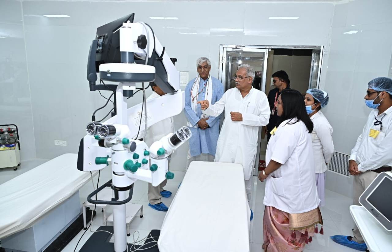  जगदलपुर जिला चिकित्सालय में नेत्र रोग विंग &lsquo;अम्बक&rsquo; का शुभारंभ... मुख्यमंत्री ने जनता को दी सौगात