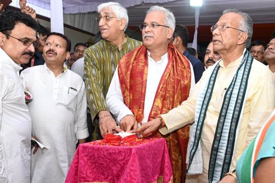 सीएम बघेल ने रखी नए सब स्टेशन की आधारशिला... निर्माण में खर्च होंगे 50 करोड़... 10 सालों की जरूरतें होंगी पूरी