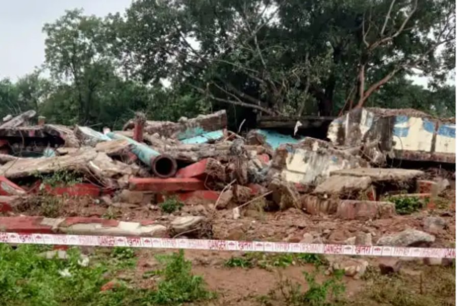 BIG NEWS : सुबह की सैर पर निकले थे भिलाई सेक्टर 4 के लोग... अचानक आई धड़ाम की आवाज... मारे खौफ में घर की ओर भागे लोग