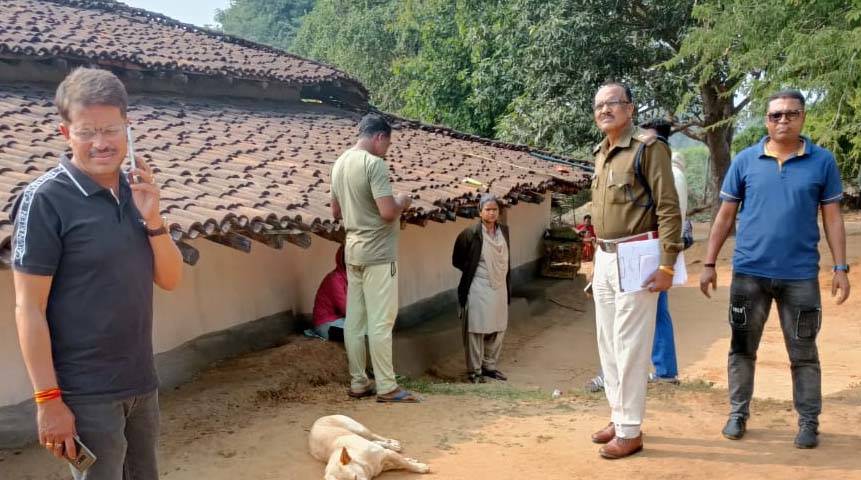 मितानिन की हत्या... दो दिन से घर में ताला लगा देख पति बेटी के ससुराल में जाकर सोने लगा.. शक होने पर तोड़ा ताला तो रह गया हैरान