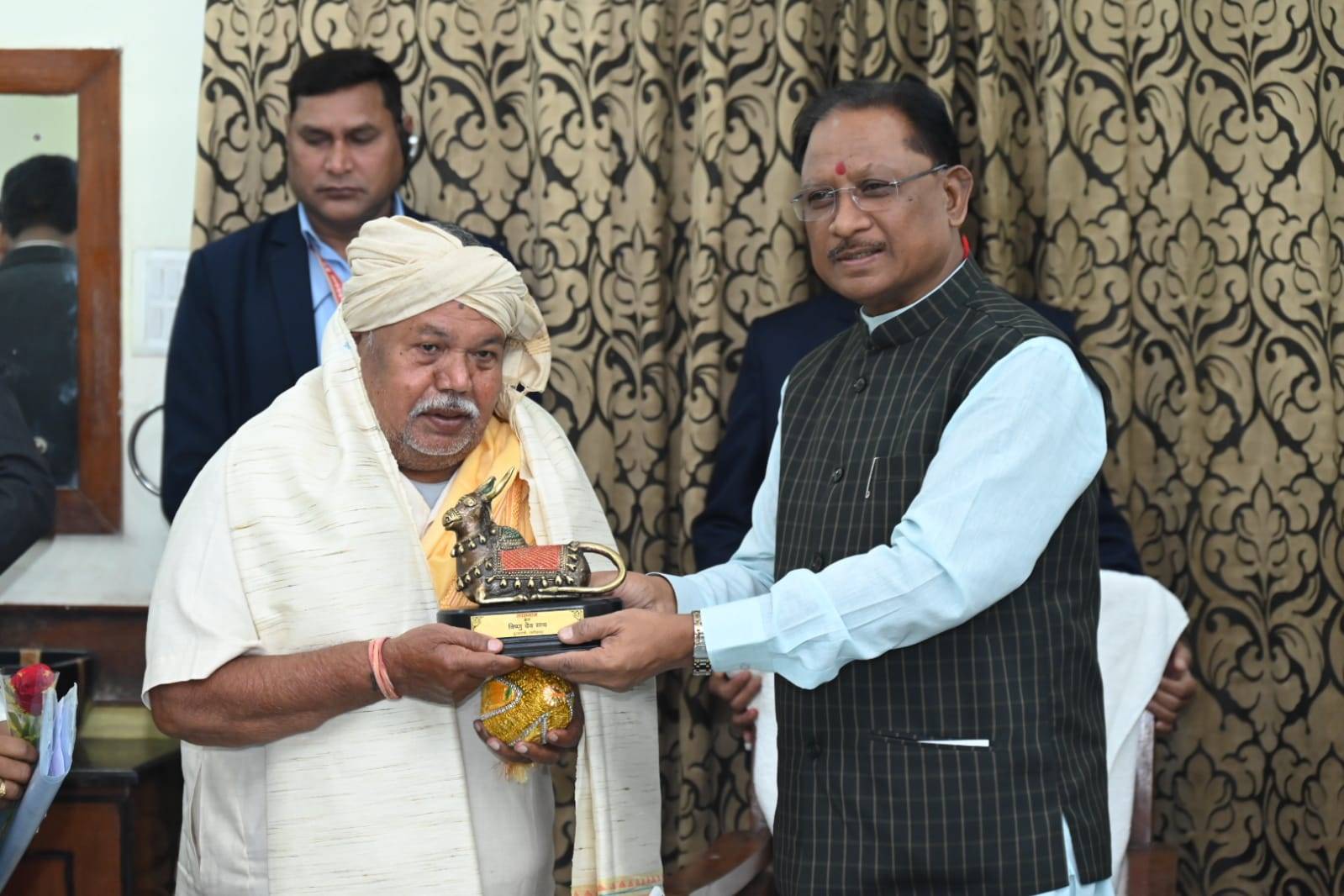 अमेरिका से भी इलाज के लिए हेमराज मांझी के पास आते हैं मरीज