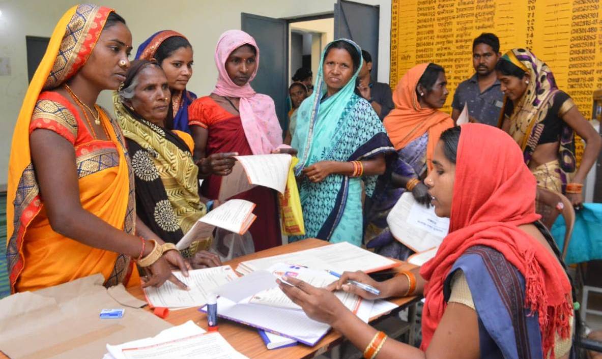 महतारी वंदन योजनाः पहले दिन 1 लाख 81 हजार से अधिक महिलाओं के दिया आवेदन