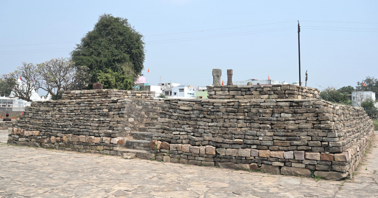 खुदाई में मिले मौर्यकाल तक के अवशेष