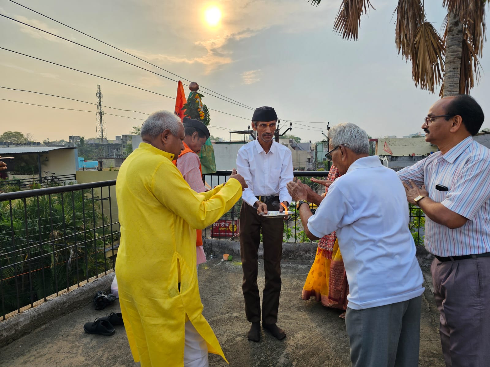 संस्कार भारती और रेलवे महाराष्ट्र मंडळ बिलासपुर ने गुड़ी उभारकर मनाया गुड़ी पड़वा