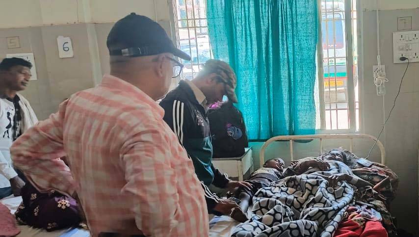 महुआ बिनने जंगल में सो रहा था परिवार, हाथी के हमले से 8 माह की बच्ची व माता-पिता जख्मी