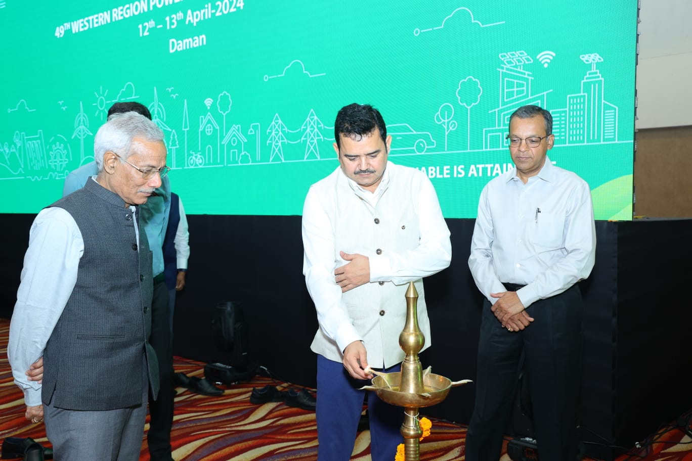 पश्चिम क्षेत्रीय विद्युत समिति की बैठक में पारेषण तंत्र की मजबूती का मार्ग प्रशस्त