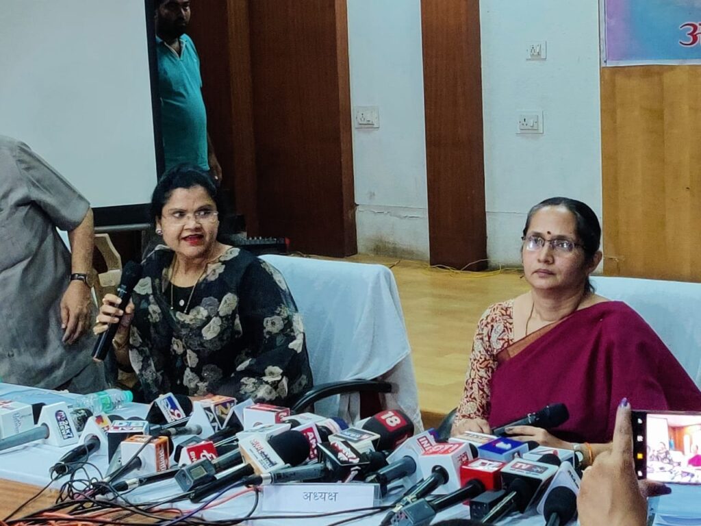 12वीं में महासमुंद की महक बनीं टापर... 10वीं में जशपुर की सिमरन ने मारी बाजी