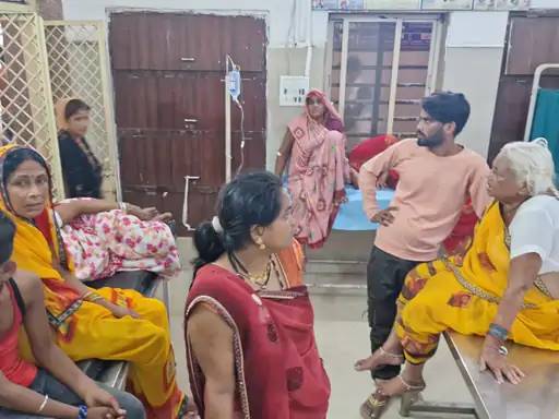 भंडारे में दौरान मधुमक्खियों के हमले से बच्चों समेत 9 लोग घायल