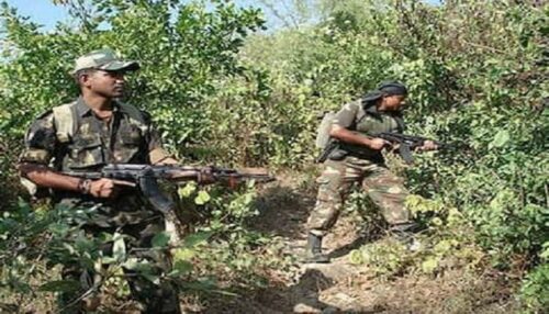 सुकमा के टेटराई तोलनाई जंगल में डीआरजी जवानों और नक्&zwj;सलियों की मुठभेड़, एक माओवादी ढेर