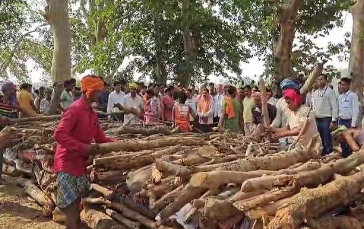 एक साथ उठी 19 अर्थी... गांव में पसारा मातम, अंतिम संस्&zwj;कार में डिप्&zwj;टी CM शर्मा हुए शामिल