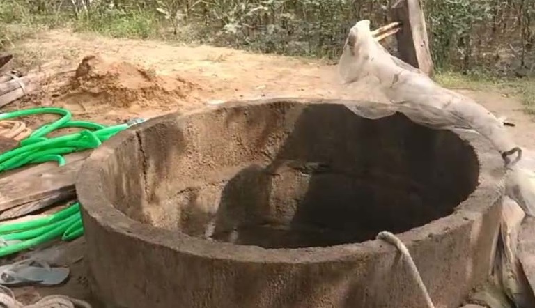 जहरीली गैस से पांच की मौत.... कुएं में उतरे युवक को बचाने बारी-बारी उतरे थे 4 लोग