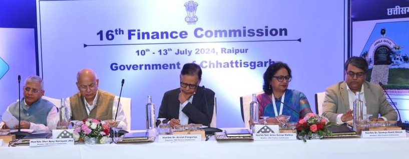केंद्रीय वित्त आयोग के दल ने की पंचायत, नगरीय निकाय एवं राजनीतिक दलों के प्रतिनिधियों के साथ परिचर्चा