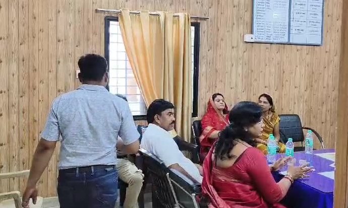 थाने में 5 घंटे बैठी रही कांग्रेस विधायक संगीता सिन्हा&hellip;  आखिरकार भाजपा पार्षद के दामाद पर FIR