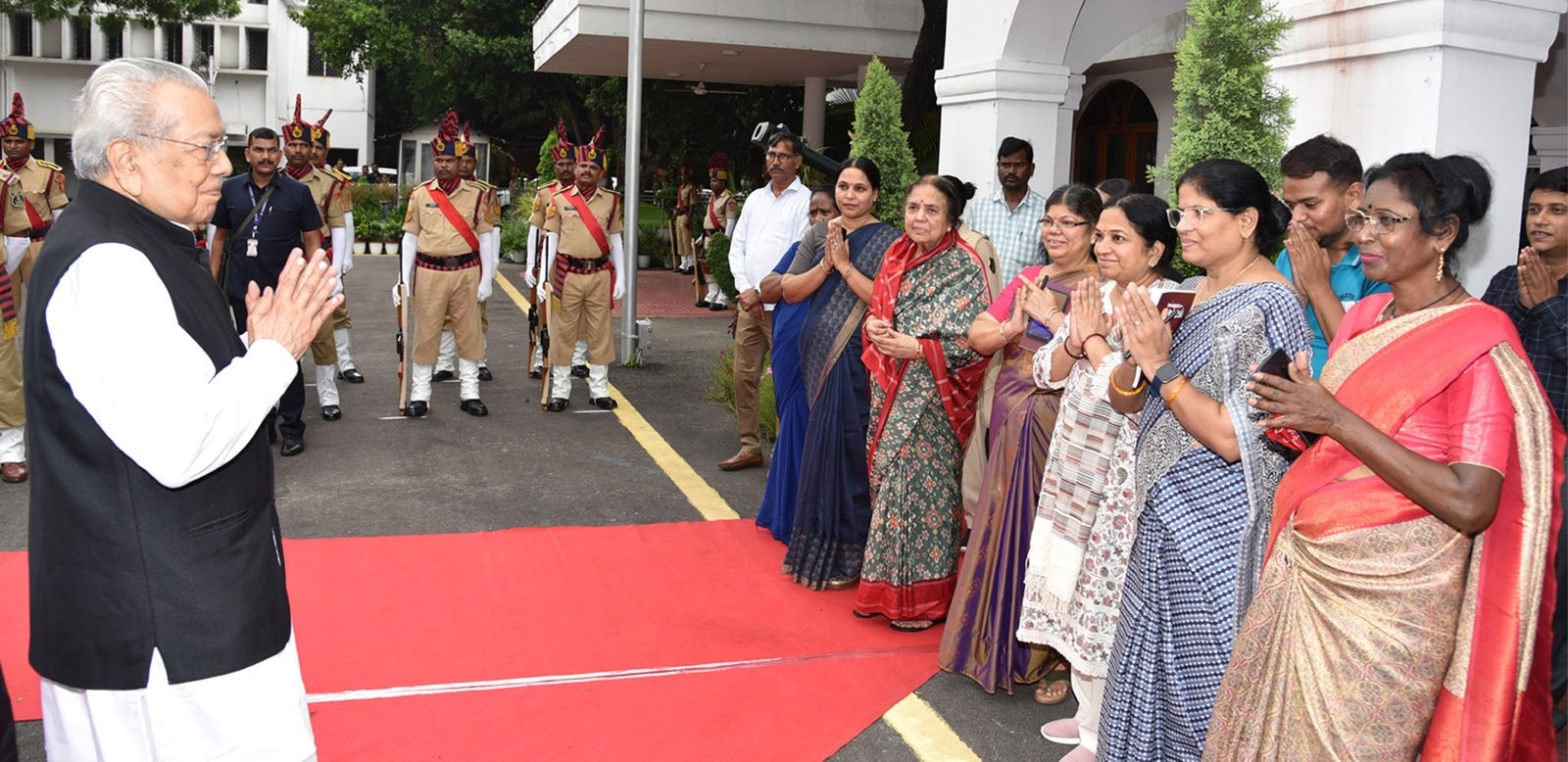  निवर्तमान राज्यपाल विश्वभूषण हरिचंदन को दी गई भावभीनी विदाई