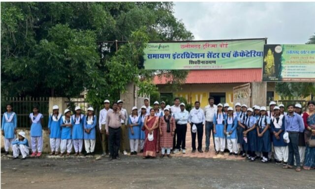 कलेक्टर आकाश छिकारा की विशेष पहल : मासिक परीक्षा में टॉप करने वाले 30 बच्चों को कराया शिवरीनारायण-खरौद का भ्रमण