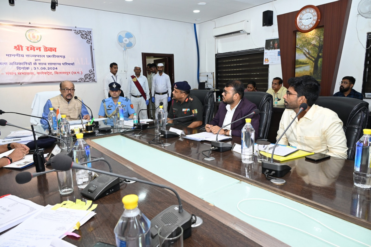 फ्लैगशिप योजनाओं का आमजनों को मिले शत-प्रतिशत लाभ : राज्यपाल रमेन डेकाv