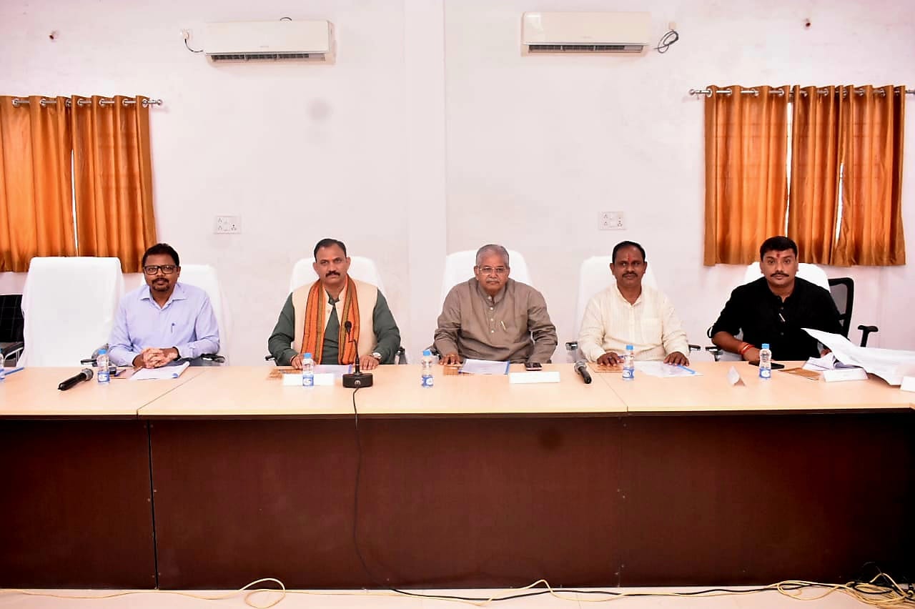  सिम्स के डीन डॉ. सहारे और अस्पताल अधीक्षक डॉ. नायक निलम्बित... स्वास्थ्य मंत्री ने दिए निर्देश