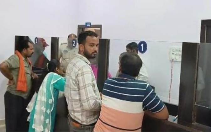 अनोखा मामला: सक्ती जिले के छपोरा में खुला फर्जी स्टेट बैंक... पहुंची पुलिस तो मैनेजर फरार