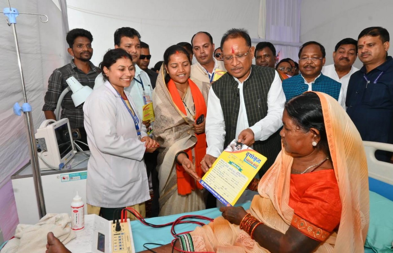 सियानजनों की सेवा से मिलता है पुण्य और आशीर्वाद : मुख्यमंत्री विष्णु देव साय