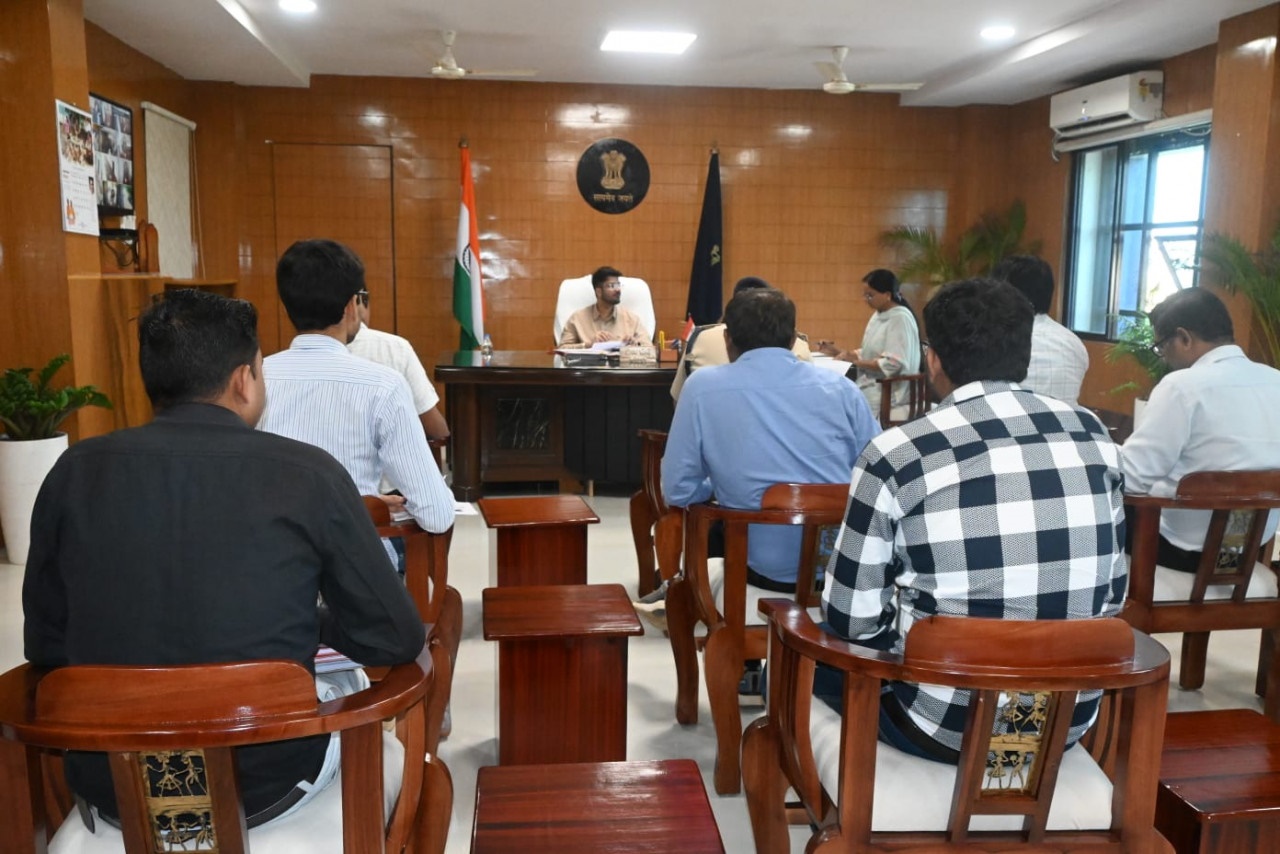 सोशल मीडिया पर जिला एवं पुलिस प्रशासन की पैनी नजर