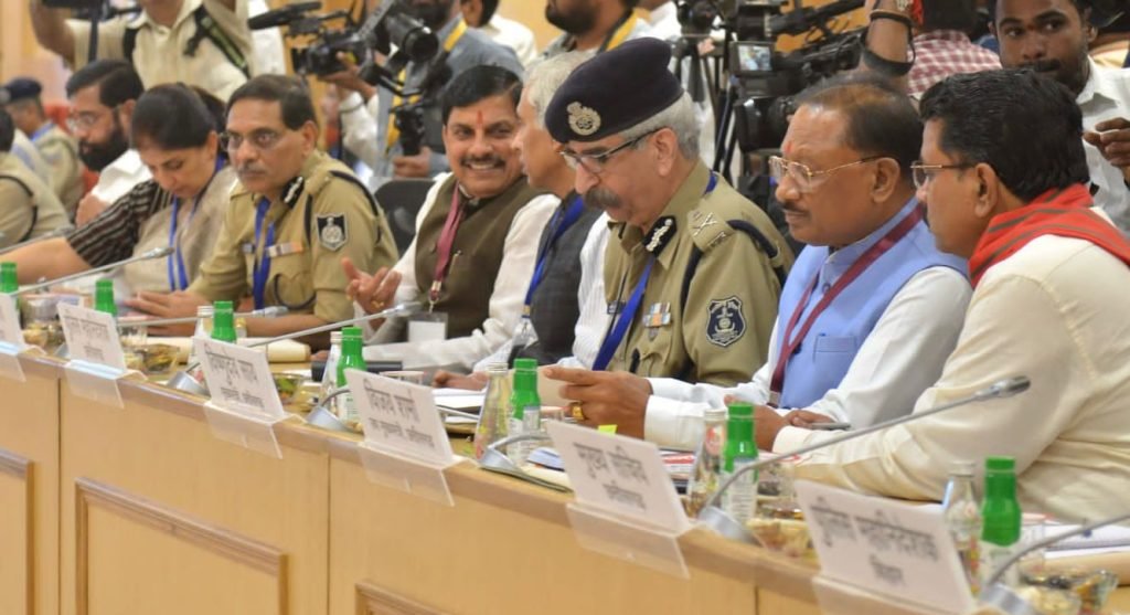 नक्सलवाद के खात्मे को लेकर दिल्ली में मंथन, मुख्यमंत्री ने रखा प्लान का रुट मैप