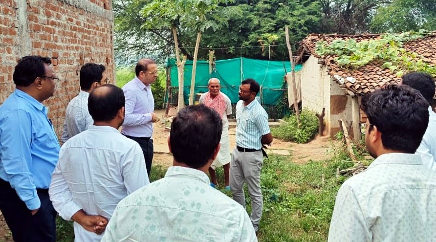 जल जीवन मिशन के संचालक डॉ. भुरे ने गांवों का दौरा कर कार्यों का किया निरीक्षण