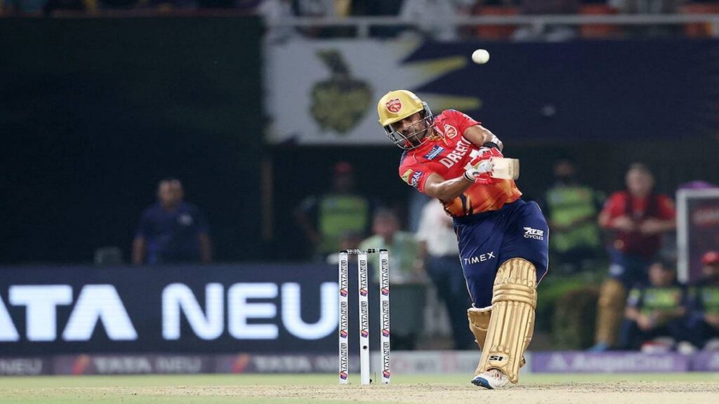 छत्तीसगढ़ के आईपीएस के बेटे ने IPL में रचा इतिहास... नीलामी में धोनी को पछाड़ा