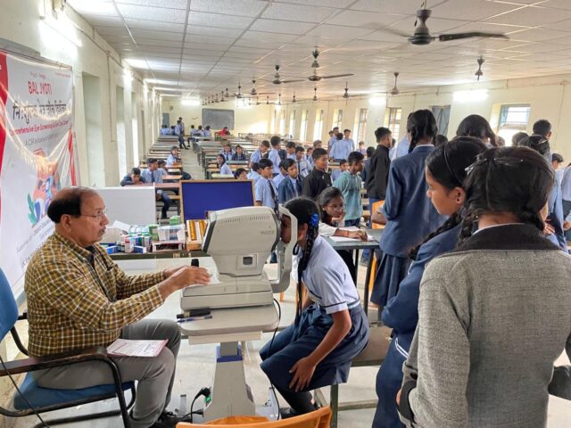 एएम/एनएस इंडिया की पहल : बालज्योति शिविरों में 800 से अधिक बच्चों के आंखों की हुई जांच