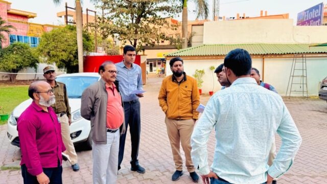 जल्द टैक्स अदा करे नहीं तो कार्रवाही के लिए रहें तैयार रहे : बड़े बकायादरों के यहाँ पहुँचे कमिश्नर