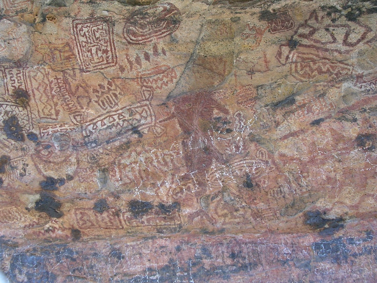 शैलचित्रों की दुर्लभ श्रृंखला का गढ़ : रायगढ़