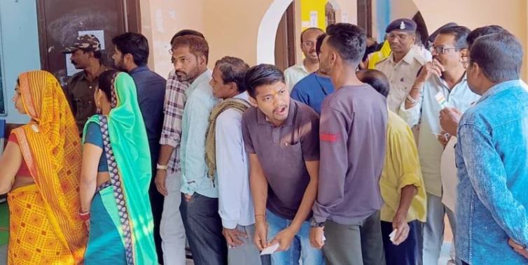 छत्तीसगढ़ में निकाय चुनाव में उत्साह.... 10 नगर निगमों में मेयर व पार्षदों का तय होगा भविष्य