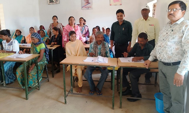 उल्लास साक्षरता महापरीक्षा में 6 हजार परीक्षार्थियों ने भाग लिया