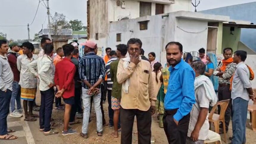 बेलौदी में भीषण हादसा, शराब के नशे में धुत ट्रैक्टर चालक ने रौंदे 6 लोग, बच्ची और महिला की मौत