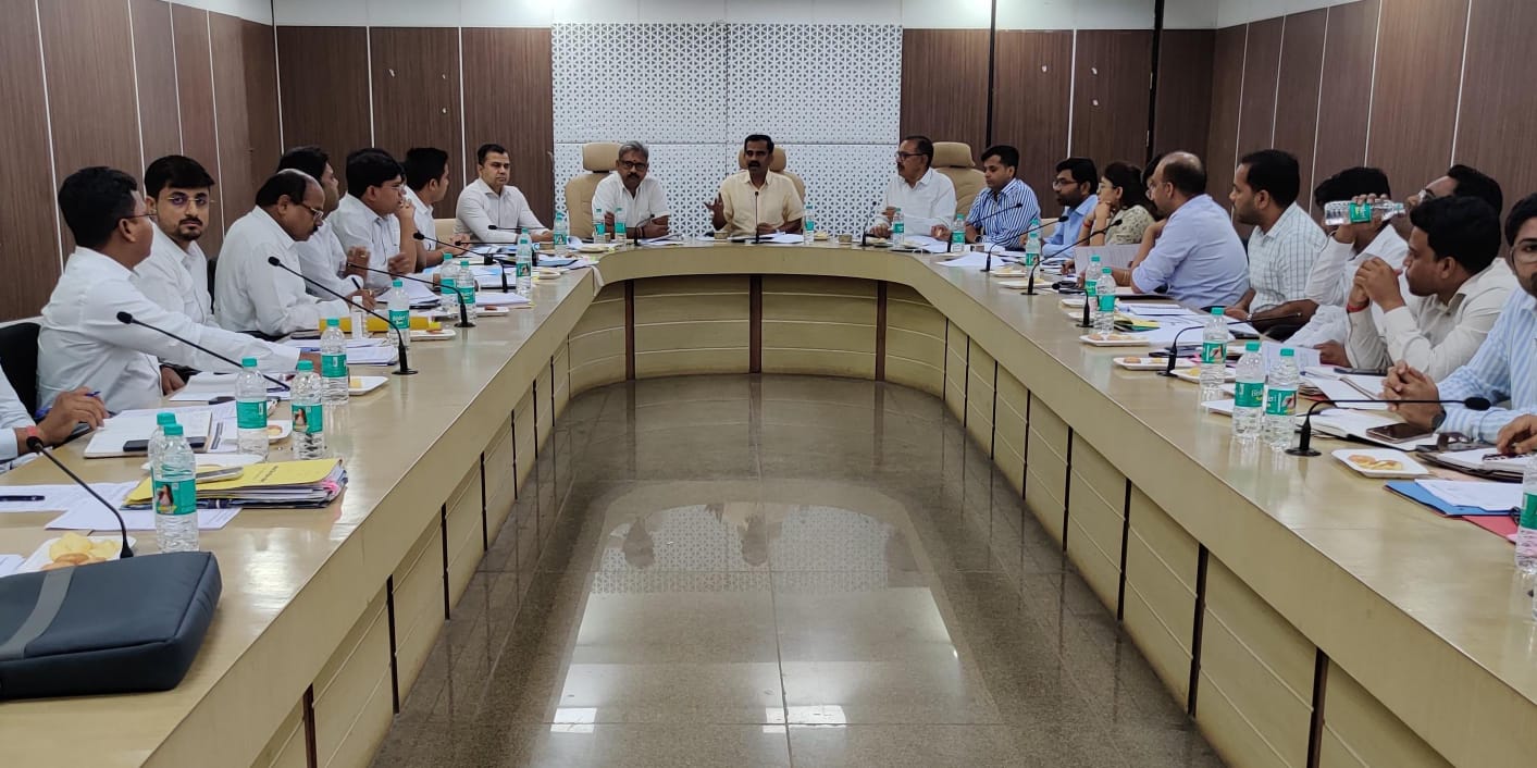 हाई सिक्योरिटी नम्बर प्लेट को लेकर परिवहन अधिकारियों एवं अनुबंधित कंपनियों की बैठक