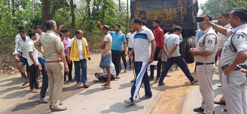 रायगढ़ में दर्दनाक सड़क हादसा, ट्रक की चपेट में आई महिला, ग्रामीणों ने किया चक्काजाम