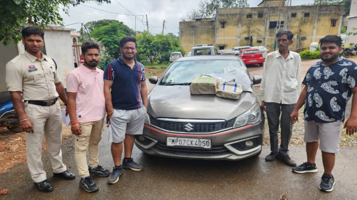 38 किलो चांदी के साथ पकड़े गए 4 लोग, तस्करी की आशंका&hellip;