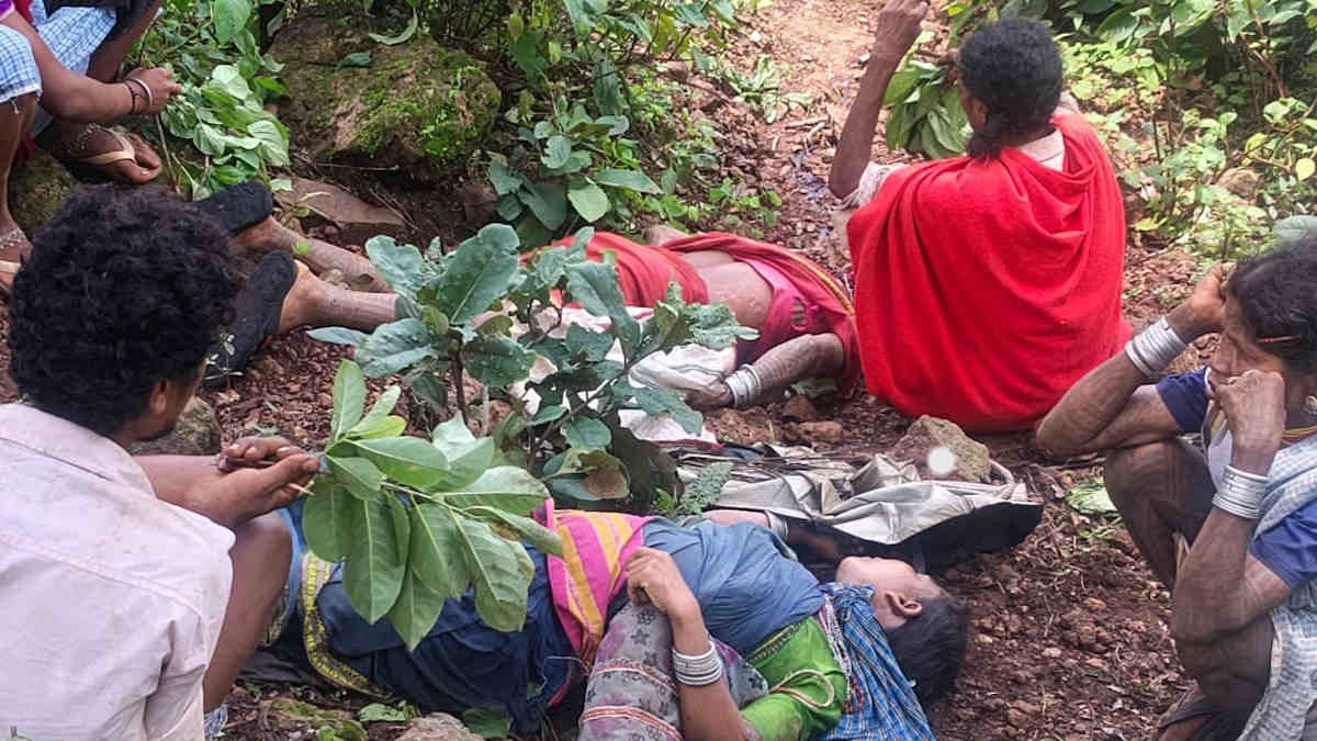 काल बनकर गिरी आकाशीय बिजली, मौके पर हुई दो बैगा महिलाओं की मौत