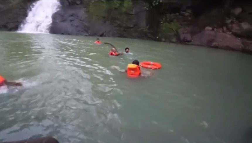 गजपल्ला वॉटर फॉल में डूबने से युवती के मौत, पुलिस और NDRF टीम मौके पर पहुंची