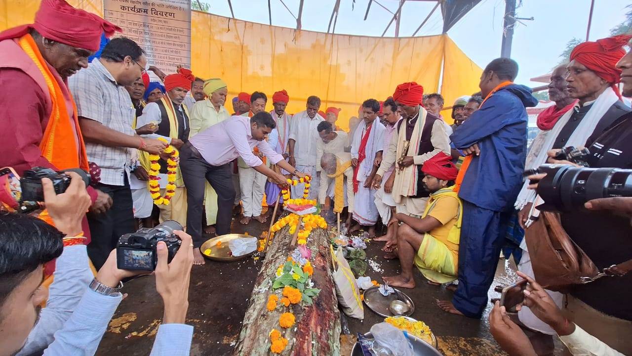 पाट जात्रा के साथ शुरू हुआ विश्व प्रसिद्ध ऐतिहासिक बस्तर दशहरा