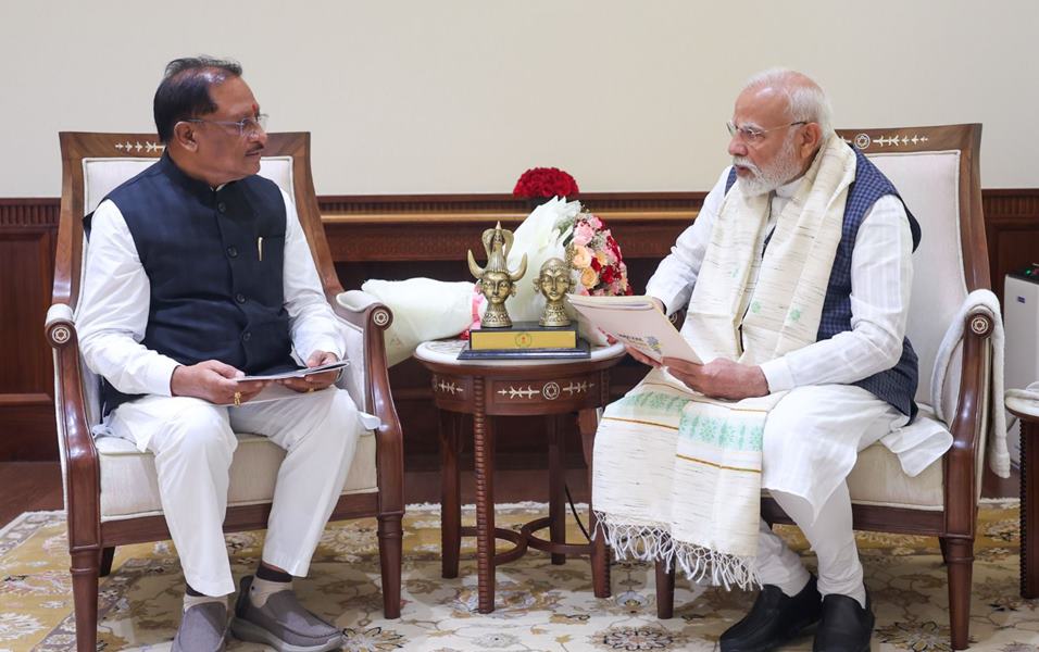 प्रधानमंत्री नरेंद्र मोदी से मिले मुख्यमंत्री विष्णुदेव साय... छत्तीसगढ़ के विकास को मिली नई रफ्तार