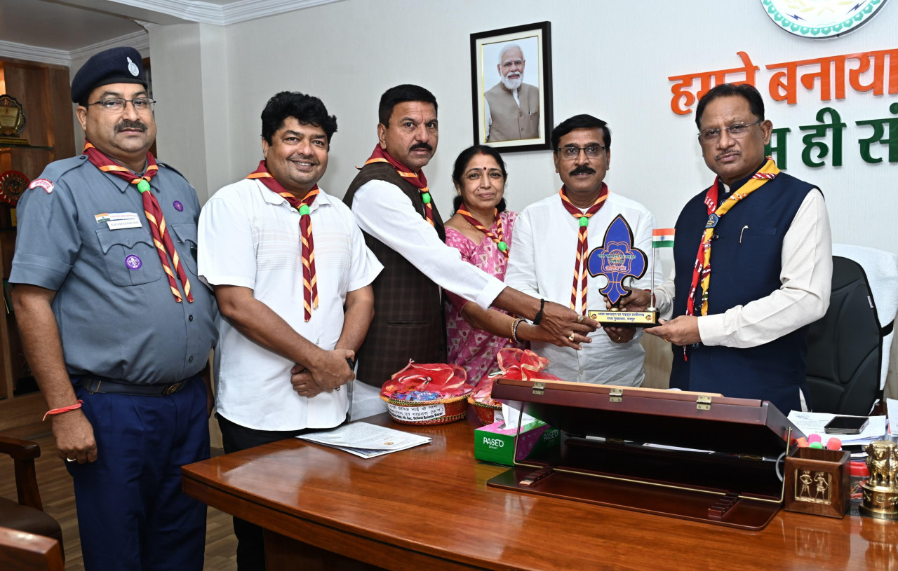  मुख्यमंत्री से भारत स्काउट्स एवं गाइड्स छत्तीसगढ़ के प्रतिनिधिमंडल ने की मुलाकात