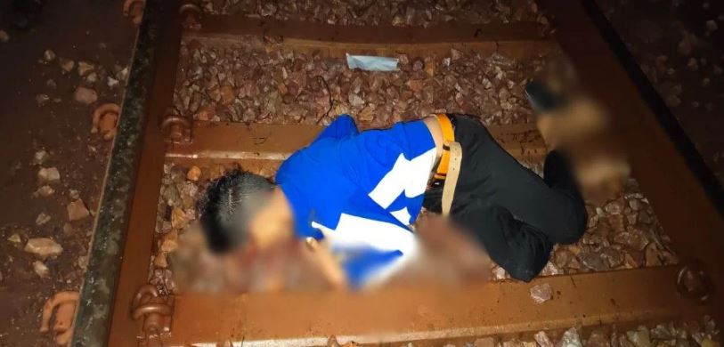 ट्रेन के सामने कूदकर युवक ने दी जान