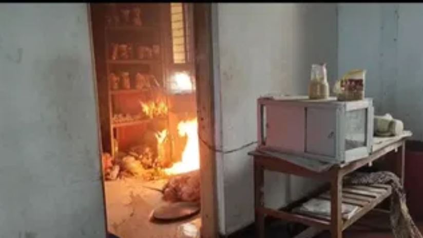  विश्वविद्यालय की कैंटीन में आग लगने से मची अफरा-तफरी